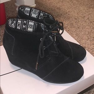 cute sneaker/ wedge